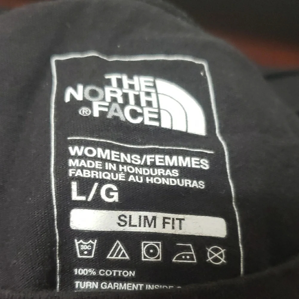 The North Face Pink, Black, Blue And Blue Spacedye T-Shirt‎ - Picture 6 of 14